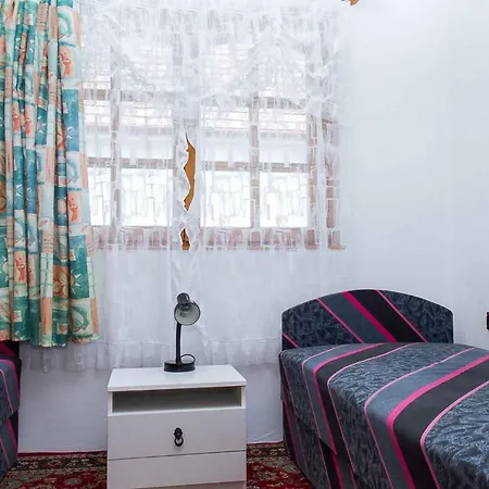 Holiday In Balatonmariafurdo 19539 *