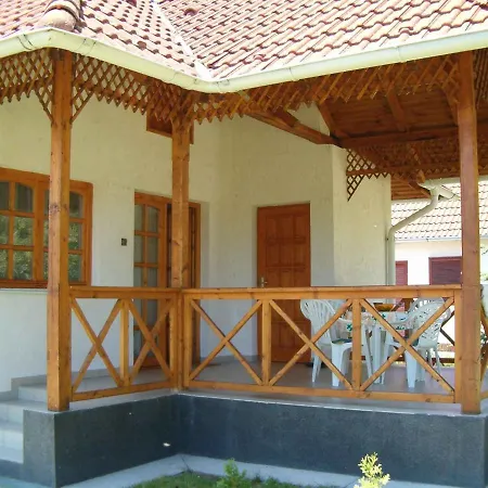 Holiday In Balatonmariafurdo 19539 度假居